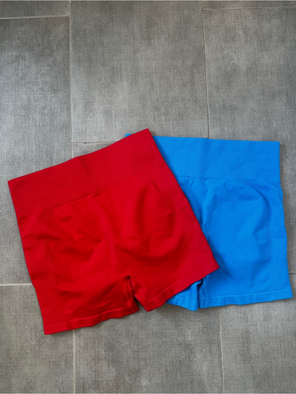 Seamless High-Waist Women’s Shorts - Red & Blue